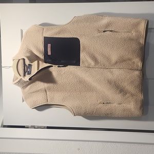 Vineyard Vines sherpa vest.  Mens Large